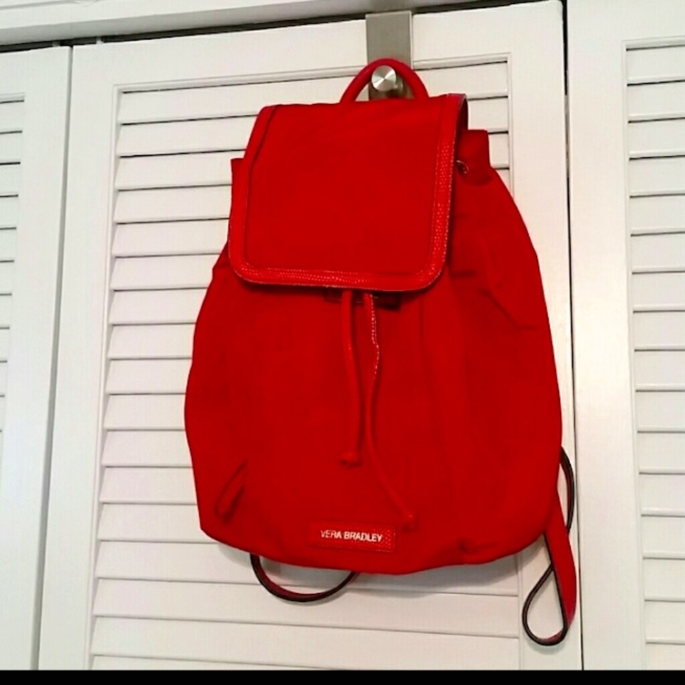 VERA BRADLEY BACKPACK ON TANGO RED. NWOT